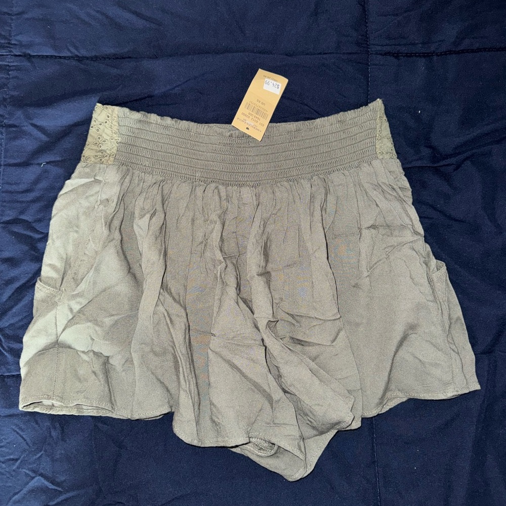 NWT American Eagle Flowy Shorts
